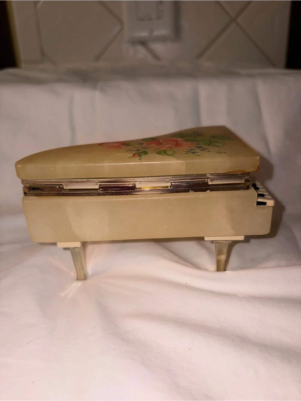 RARE Vintage LEFTON Alabaster Floral piano shaped Trinket jewelry box